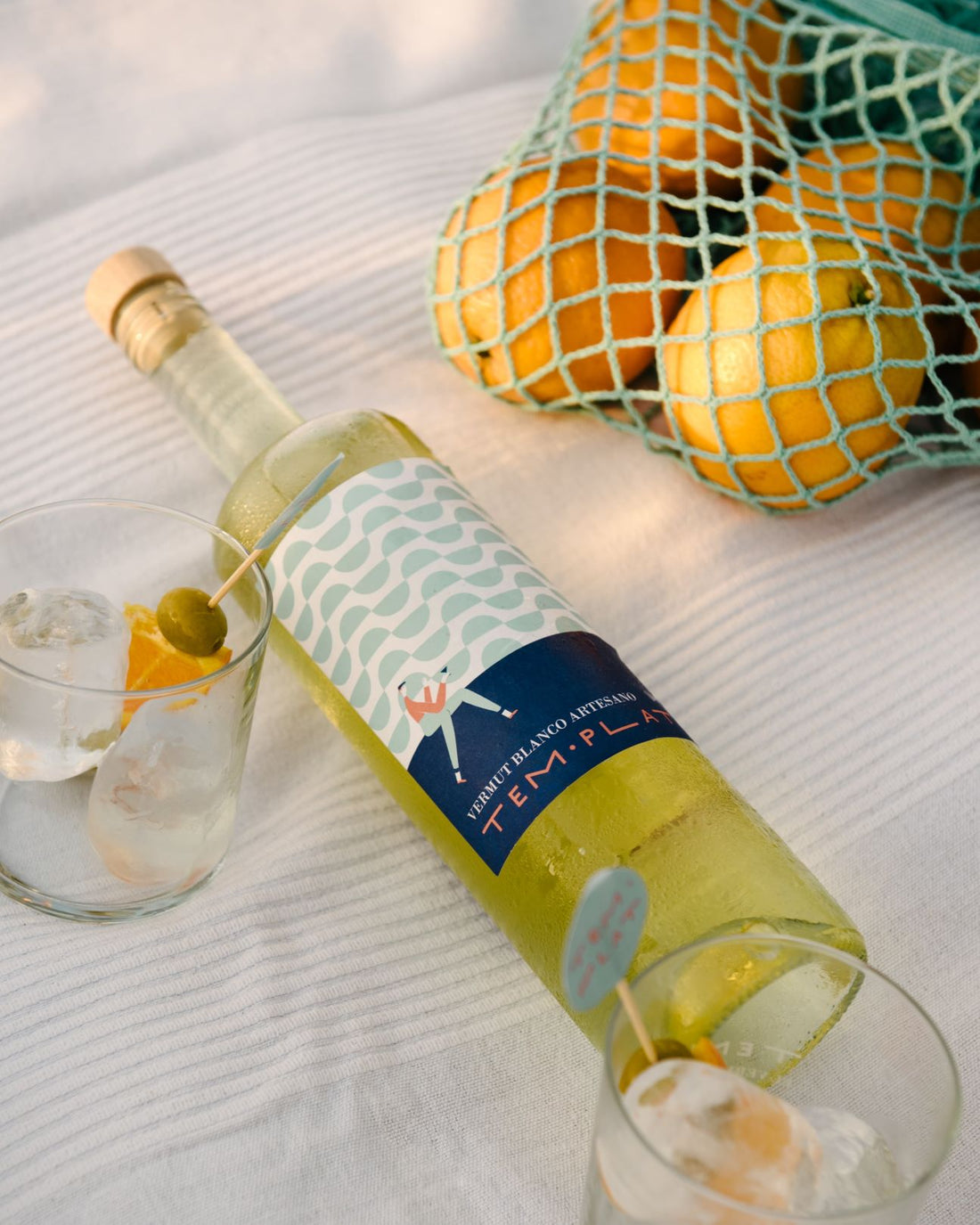 Pack TEMPLAT Blanco 750 ml y 2 vasos